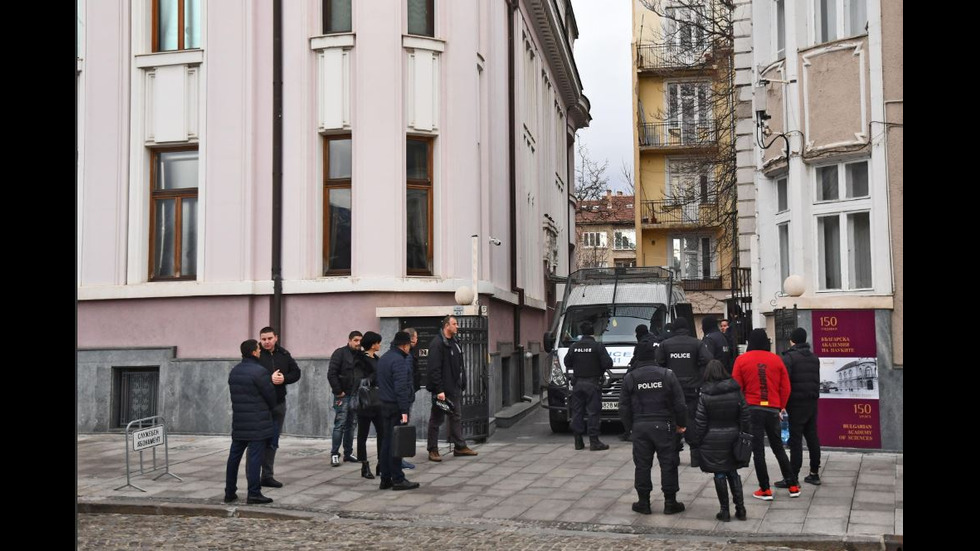 Спецакция в офиси на Васил Божков