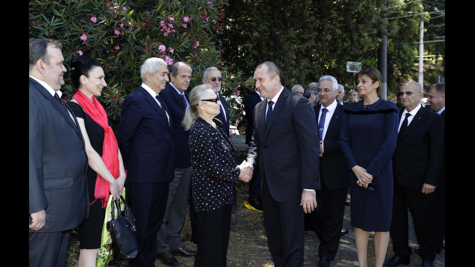 Президентът Радев поднесе цветя пред паметниците на Иван Вазов и на братята Св. Св. Кирил и Методий в Рим