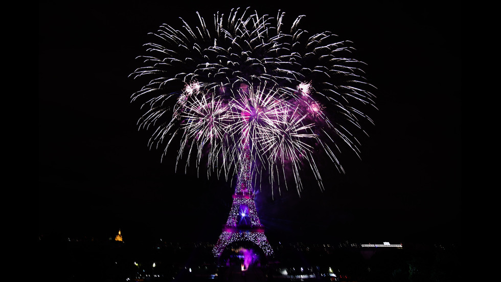 Зрелищен финал на националния празник на Франция