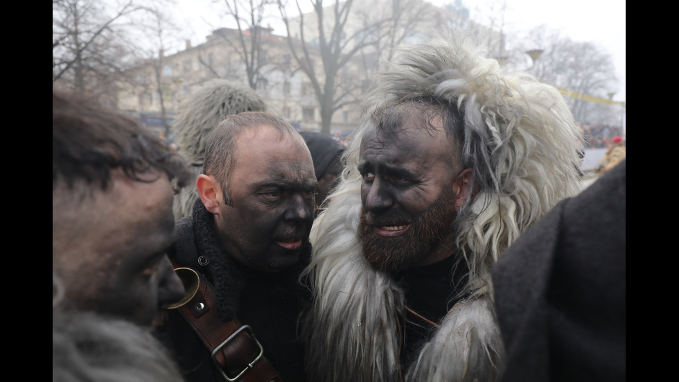 Над 12 000 участници на „Сурва“ в Перник