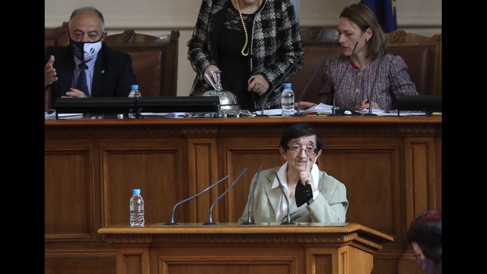 Бурни дебати в първия работен ден на новото Народно събрание