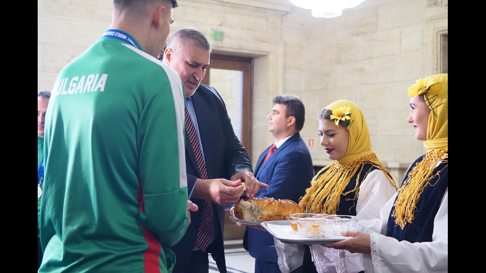 Президентът, депутатите и патриархът почетоха успеха на националния ни отбор по волейбол