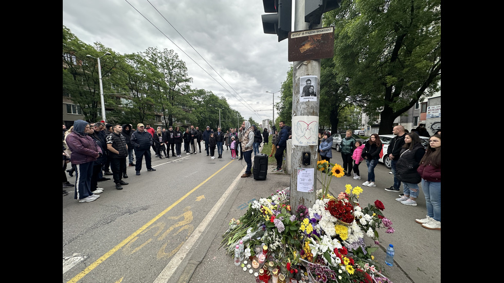 СЛЕД КАТАСТРОФАТА С 2 ЖЕРТВИ: Четвърти пореден протест на бул. „Сливница”