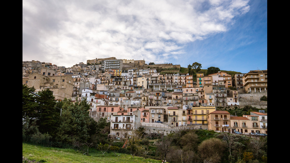 Град в Сицилия предлага безплатни къщи