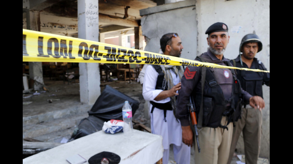 Камикадзе се взриви в съд в Пакистан