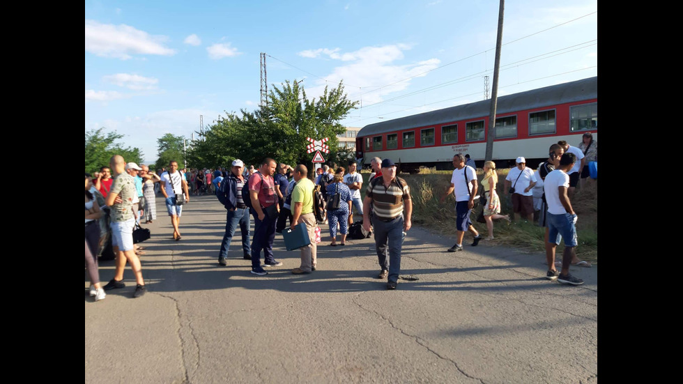 Запали се локомотивът на пътническия влак Ямбол - Бургас