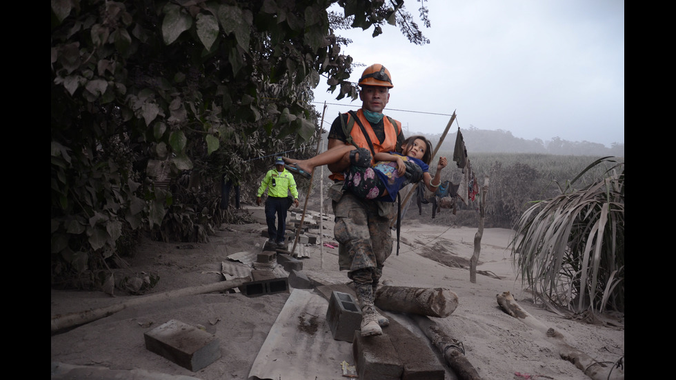 Почти 100 са жертвите на вулкана Фуего