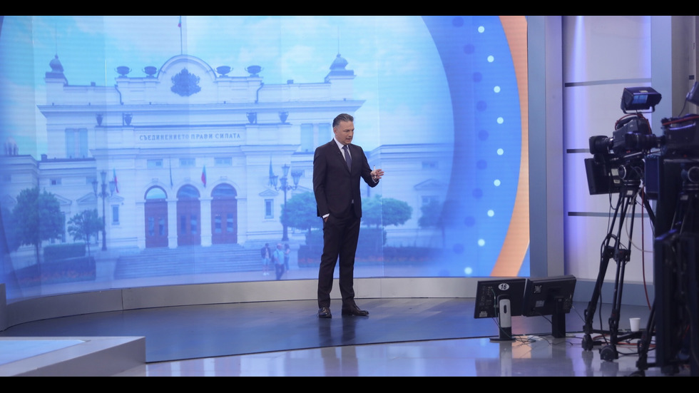 ЗАД КАДЪР: Изборното студио на NOVA