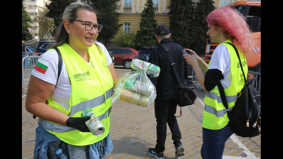 Пролетна акция: Тонове „Капачки за бъдеще” са събрани в центъра на София