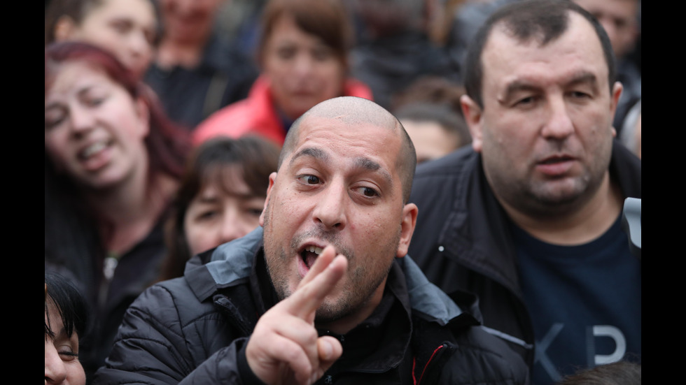 Нова вечер на протести в Габрово