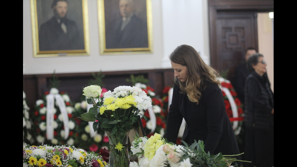 Поклонение пред големия български писател акад. Антон Дончев