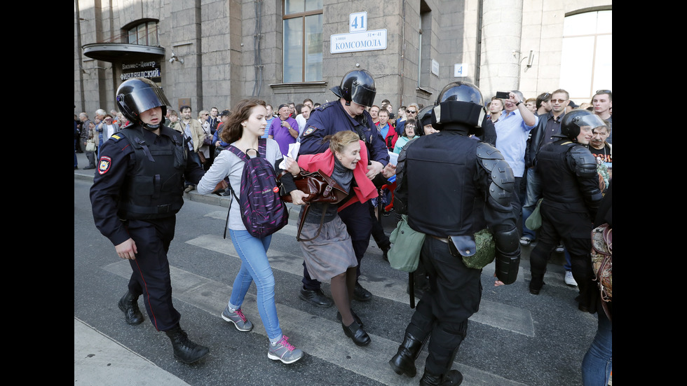 Арести по време на протести срещу пенсионна реформа в Русия