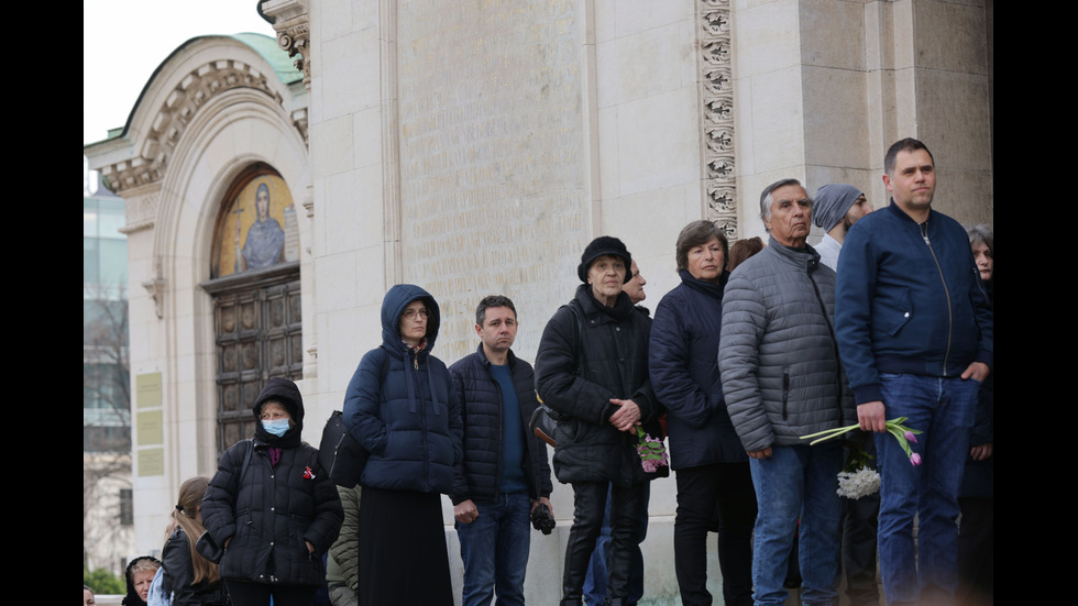 Изложиха за поклонение тленните останки на патриарха в „Св. Александър Невски”