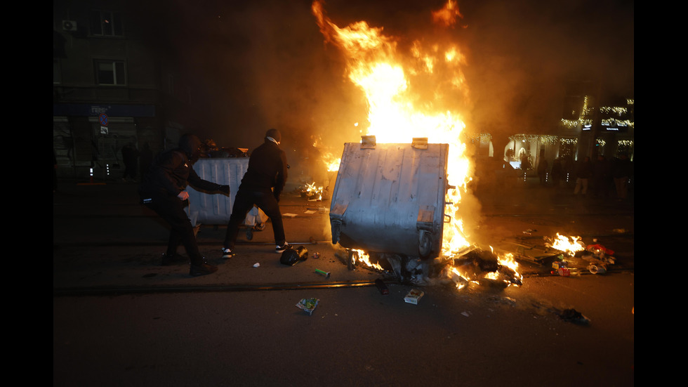 Погром след протеста в центъра на София