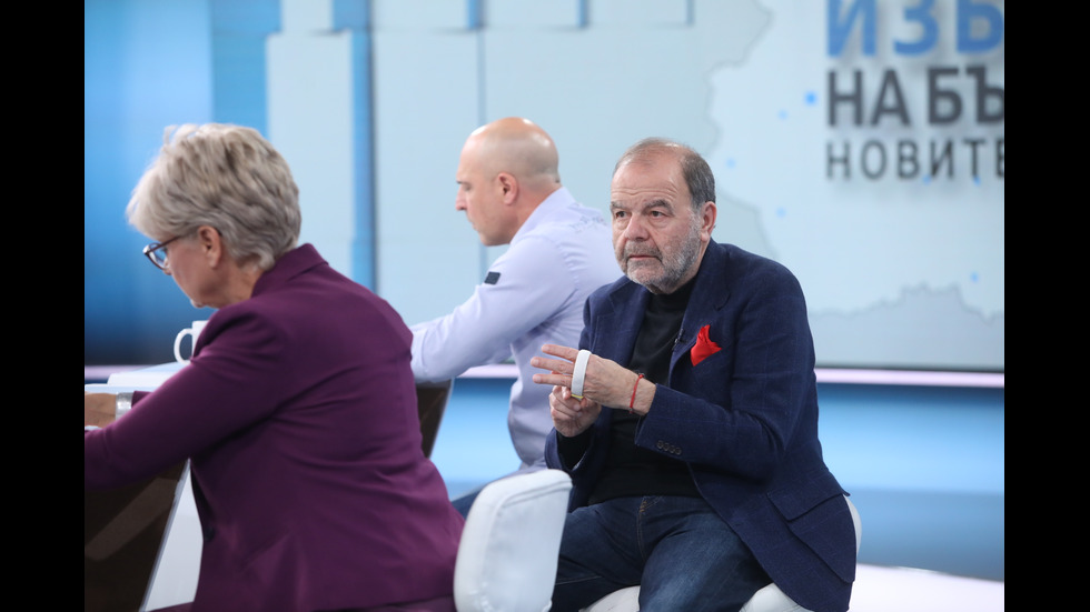 ЗАД КАДЪР: Изборният ден по NOVA В СНИМКИ