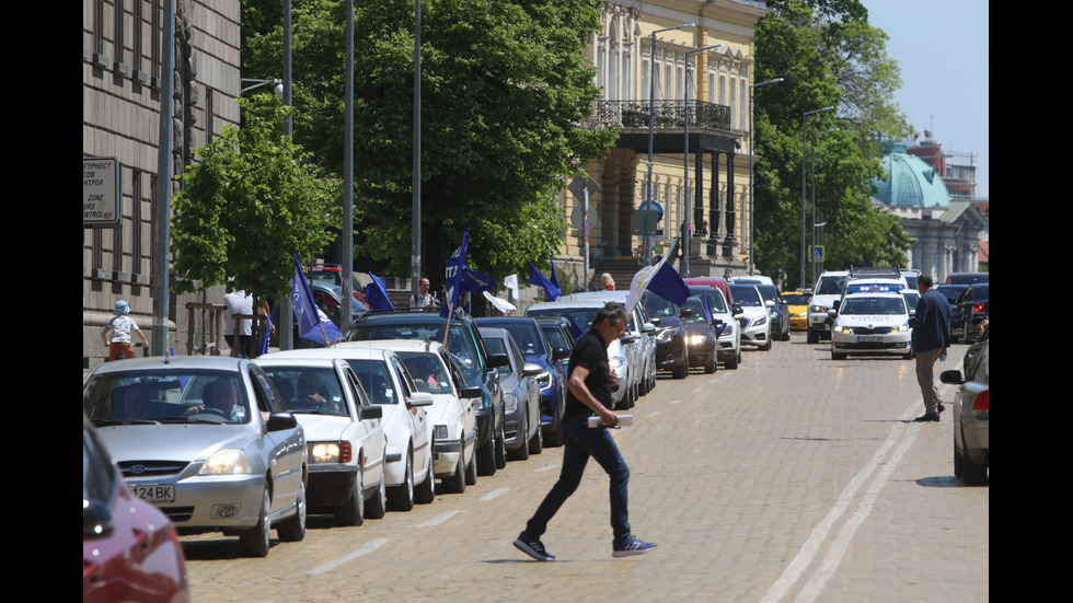 Автошествие на синдикат "Защита" блокира центъра на София