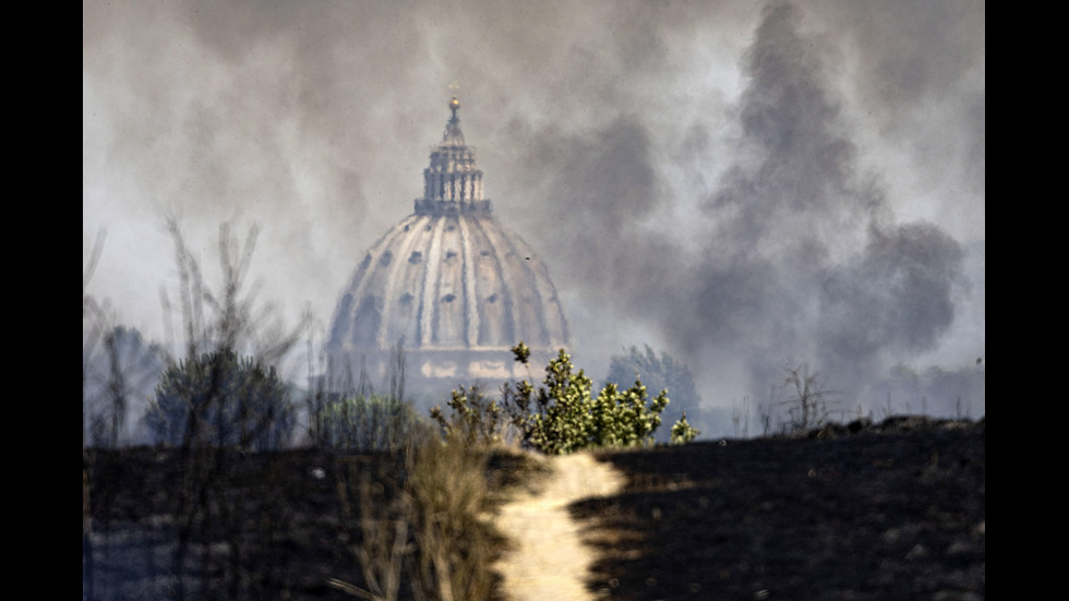 Горски пожар избухна в известен италиански парк