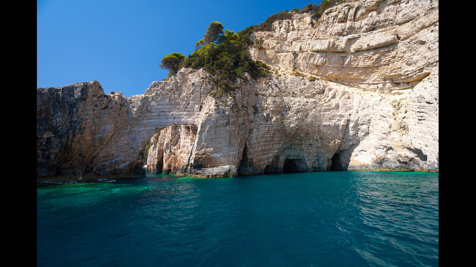 „Сините пещери" в Гърция - тюркоазени води и хипнотизиращи гледки
