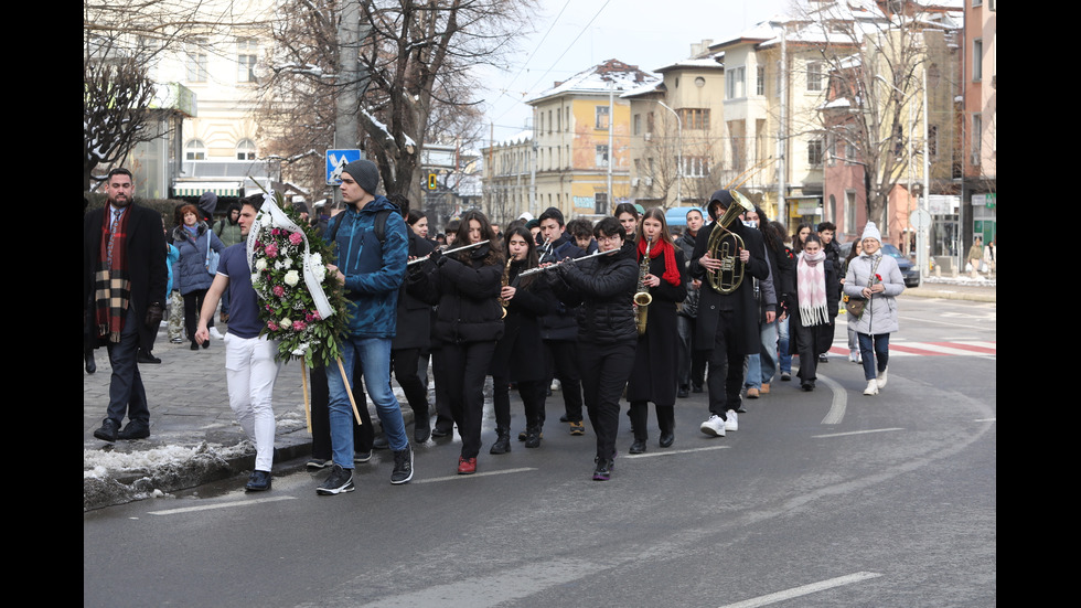 България прекланя глава пред паметта на Апостола на свободата