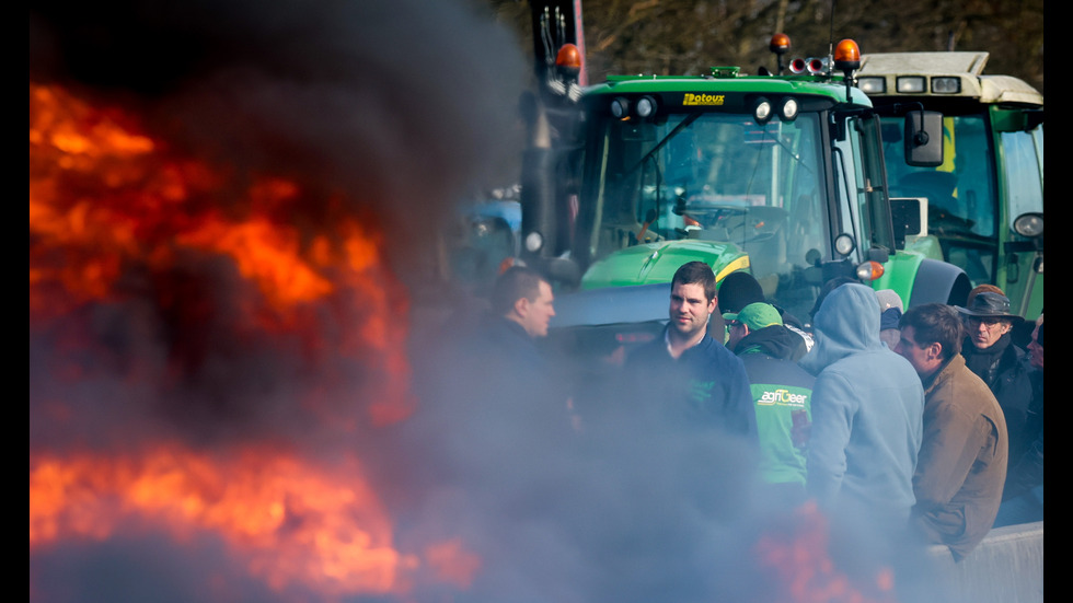 Белгийски фермери блокираха ключови пътища