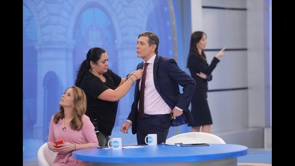 ЗАД КАДЪР: Изборното студио на NOVA