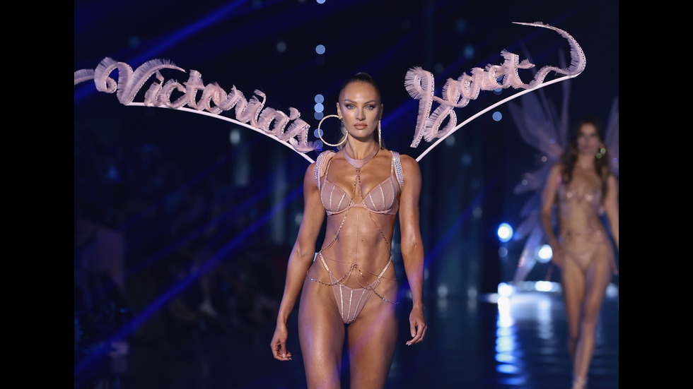 Сексапил и блясък: Модното шоу на Victoria’s Secret се завърна след 6-годишна пауза