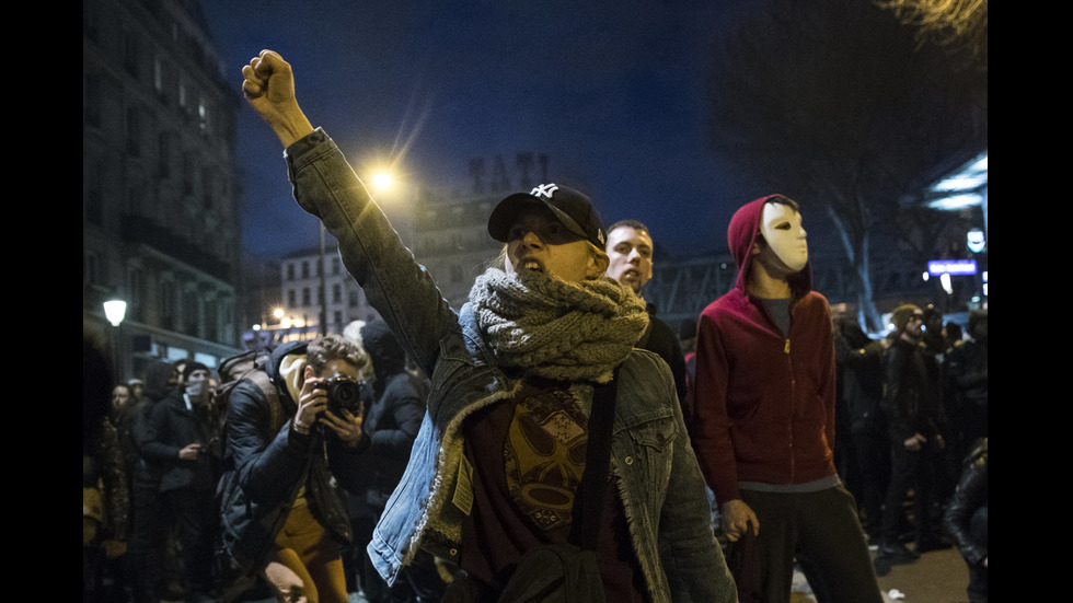 Протести и сблъсъци с полицията в Париж