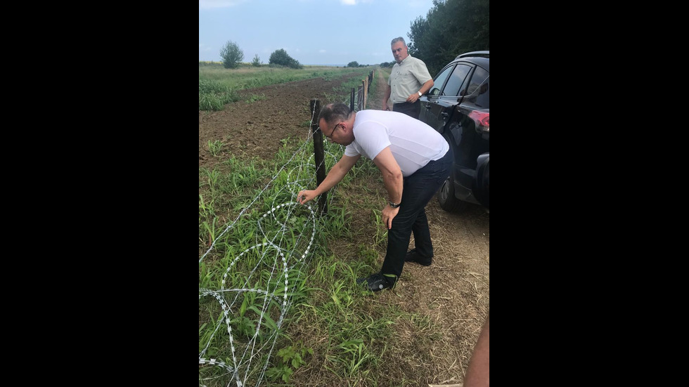 11 км е вече изградената ограда по границата с Румъния