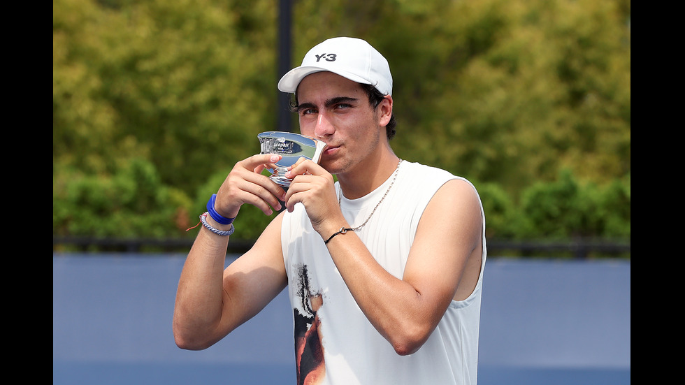 В исторически български финал: Иван Иванов спечели титлата и на US Open при юношите