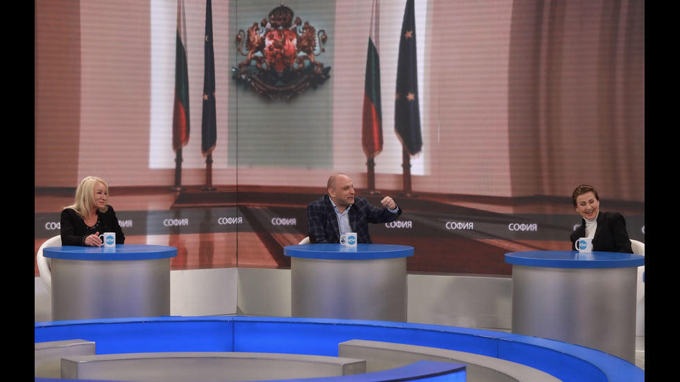 ЗАД КАДЪР: Изборното студио на NOVA в деня на балотажа