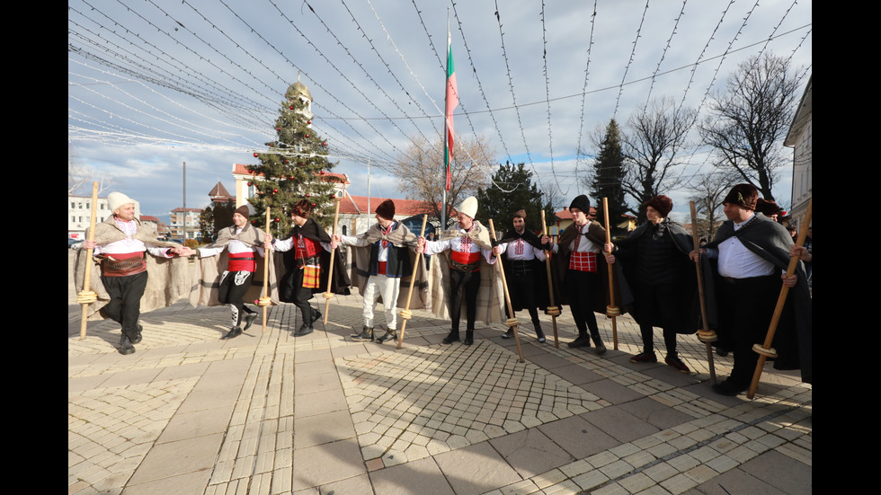 Коледари в Елин Пелин