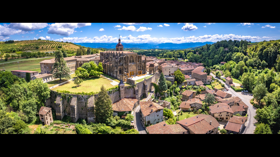 Градчето, което французите харесват най-много в страната си