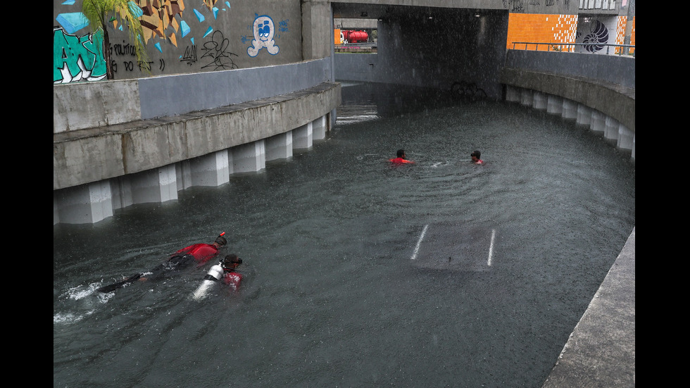 Бедствено положение в Рио де Жанейро заради дъжд, има загинали
