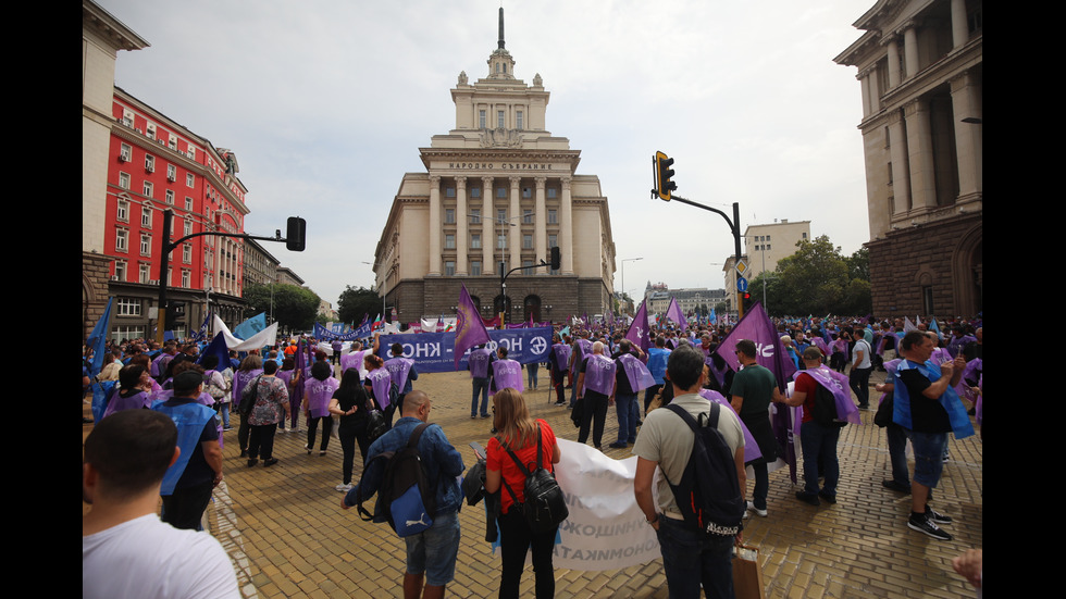 Миньори и енергетици излязоха на национален протест