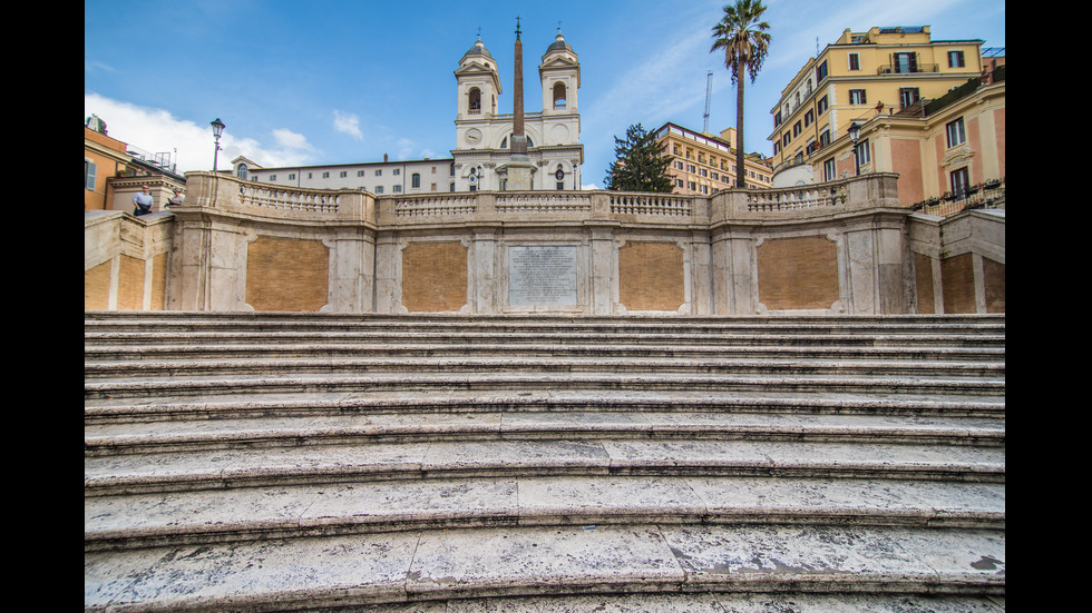 Забраниха на туристите в Рим да сядат на Испанското стълбище