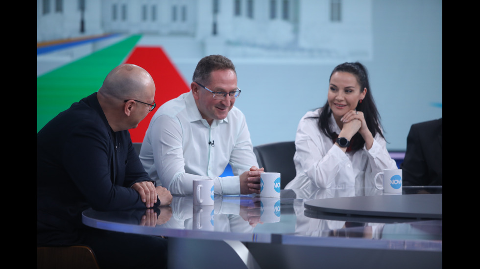 ЗАД КАДЪР: Изборният ден по NOVA В СНИМКИ