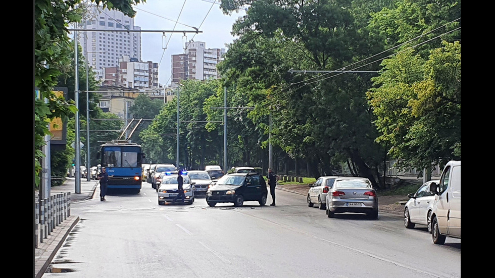 Катастрофа блокира движението около Южния парк в столицата