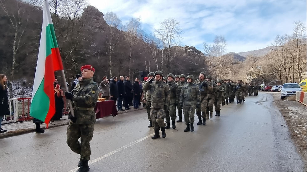 Богоявленски водосвет на бойните знамена