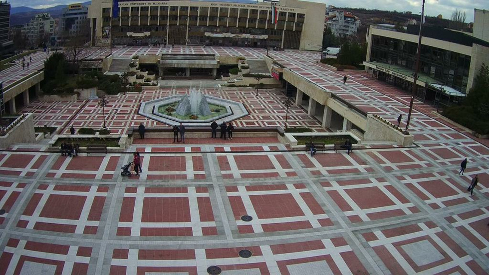 Откриха реконструирания централен площад в Благоевград