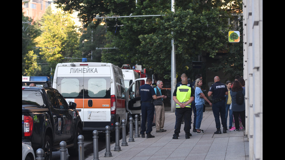 Пожар в жилищна сграда в София