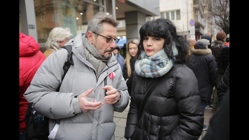 Актьори и граждани се включиха в шествие в подкрепа на Александър Морфов