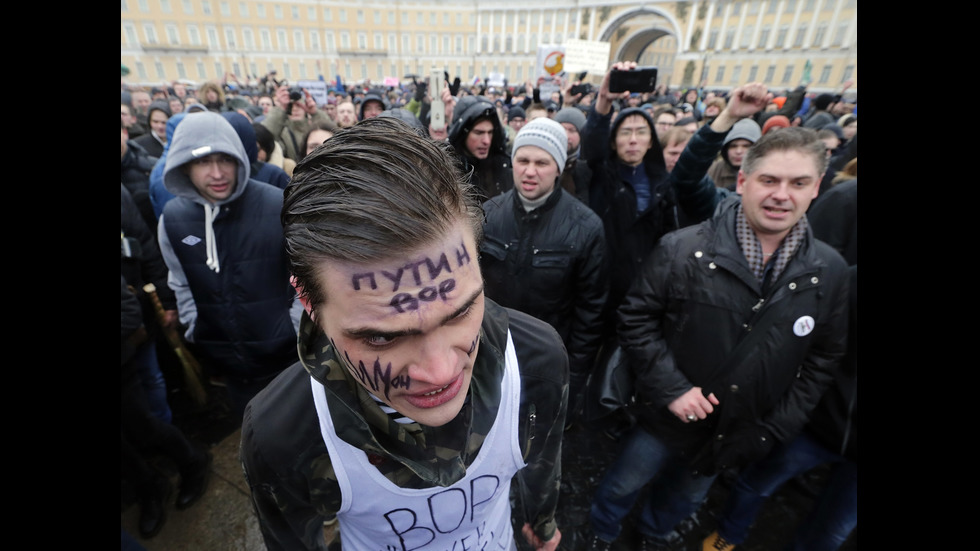 Задържаха виден руски опозиционер по време на протест