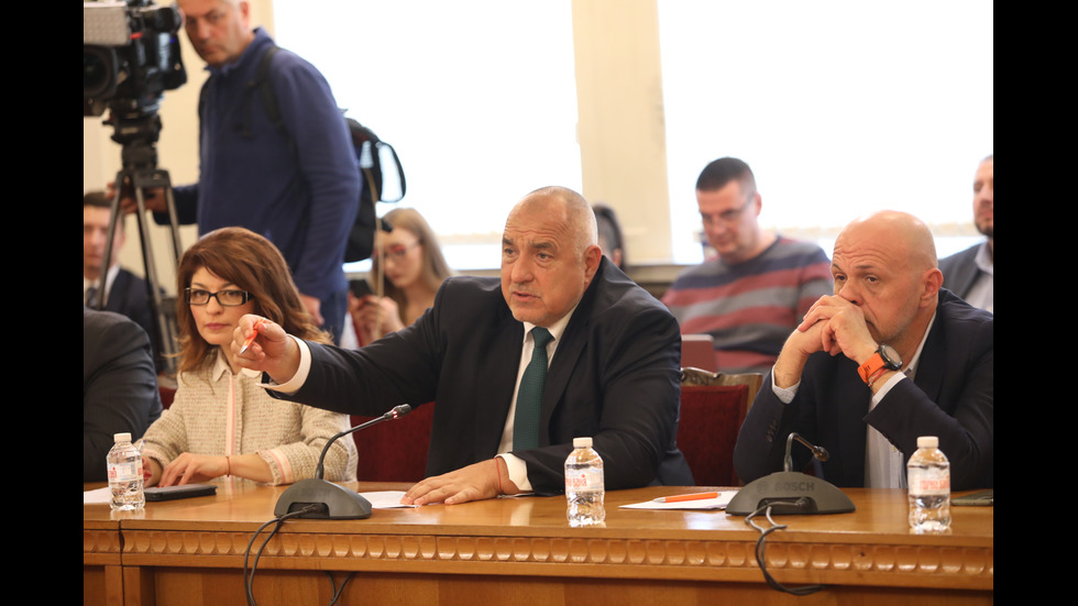 Първата лидерска среща между ГЕРБ-СДС и ПП-ДБ