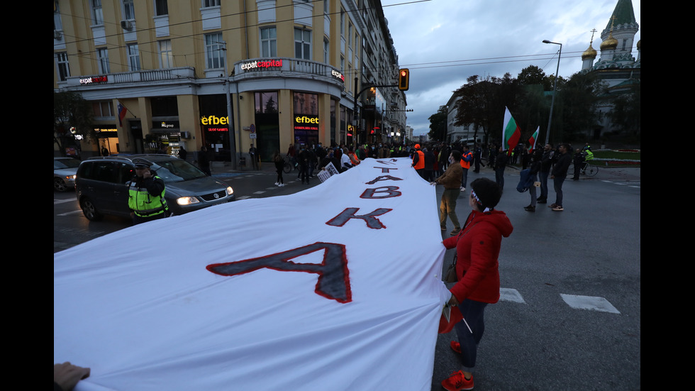 ДЕН 100: Засилено полицейско присъствие в София заради протеста