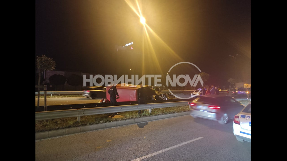 Двама мъже са в болница след катастрофа в София
