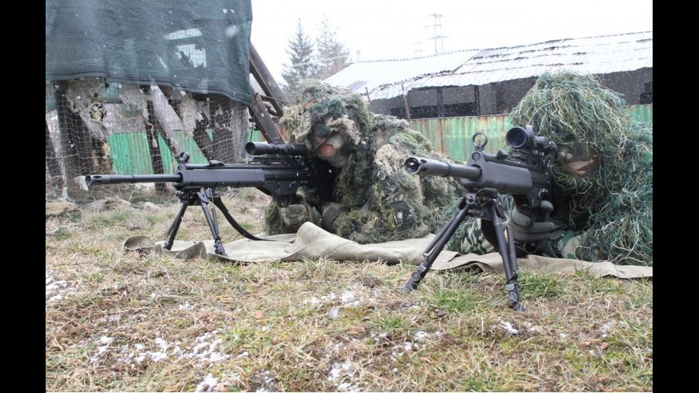 Съвместни тренировки на български и американски снайперисти край Смолян