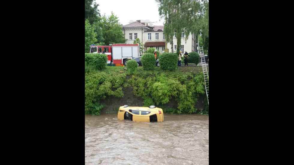 Такси падна в Янтра