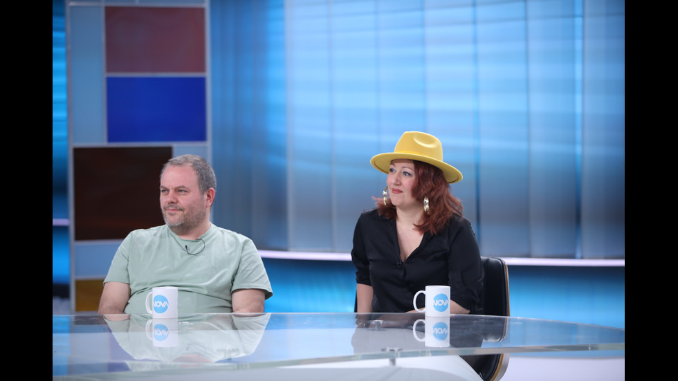 ЗАД КАДЪР: Изборният ден по NOVA В СНИМКИ