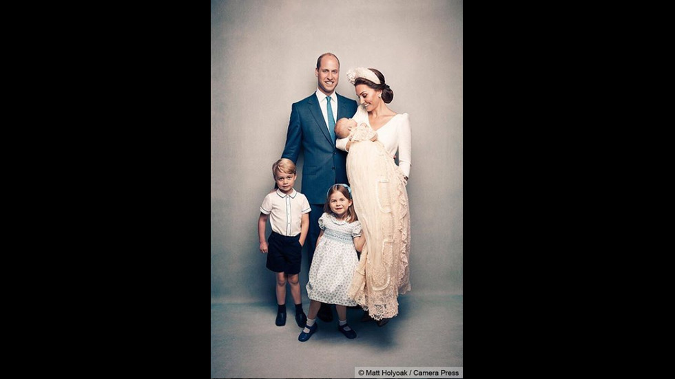 Официалните снимки от кръщенето на принц Луи