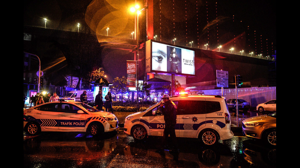 ТЕРОР В ИСТАНБУЛ: Нападател откри огън с автомат, жертвите са 39